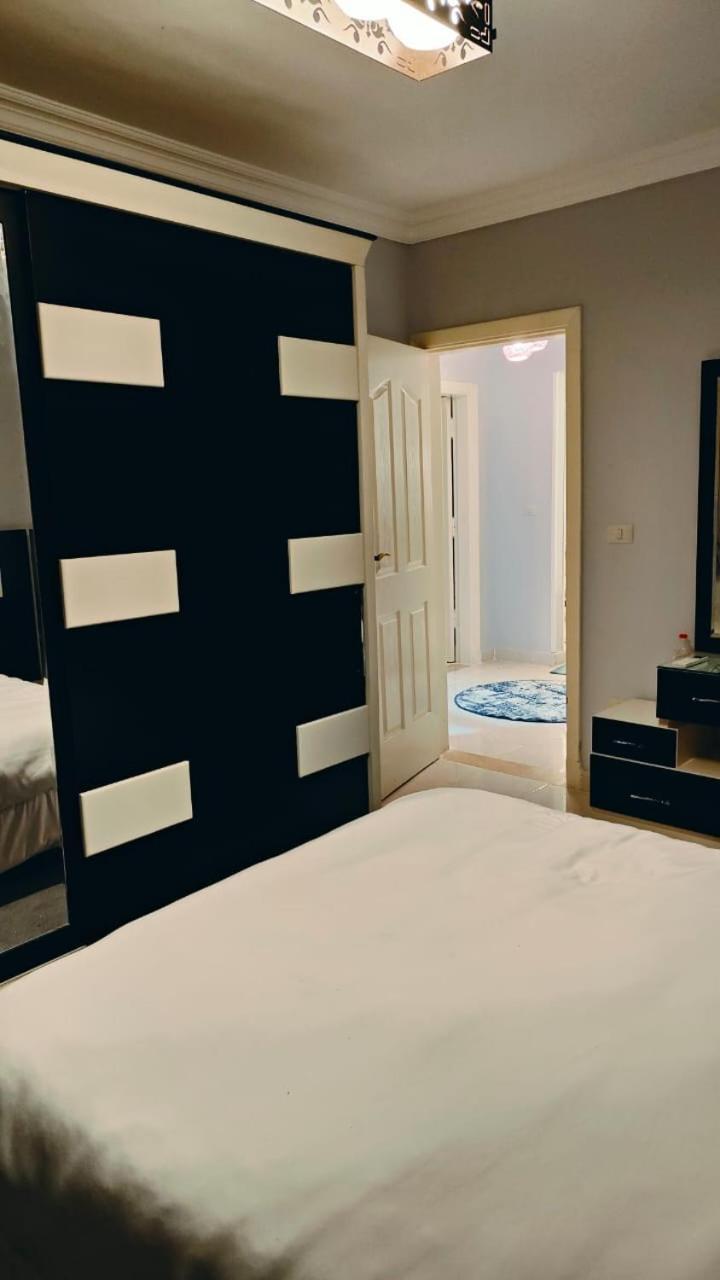 Elegant 3-room With Modern Amenities In Gardenia Compound Apartment *
