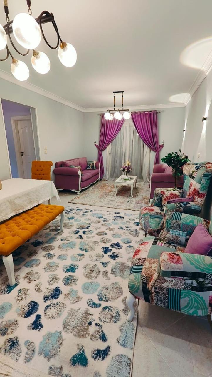 Elegant 3-room With Modern Amenities In Gardenia Compound Apartment Cairo